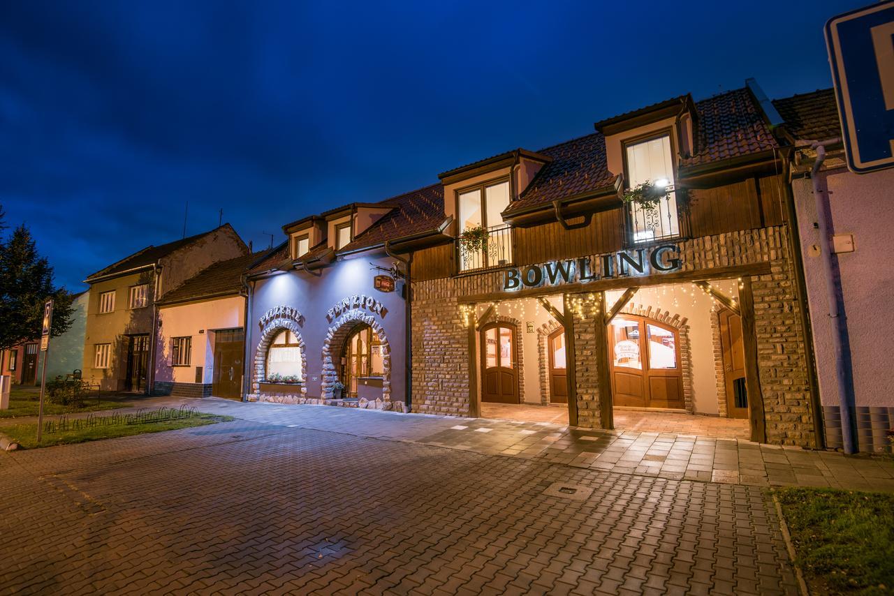 Penzion Hluk Exterior foto